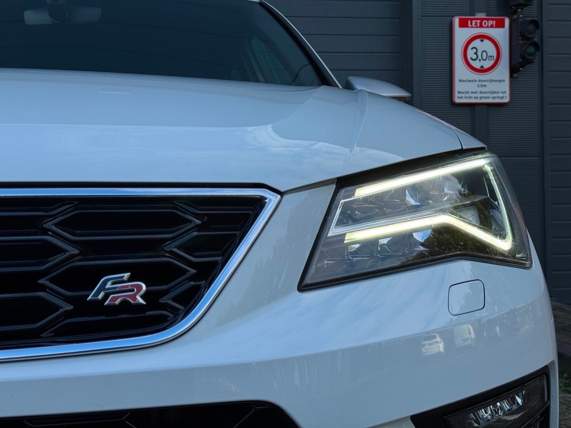 Seat Ateca 1.4 EcoTSI FR Business Intense / TREKHAAK / 360-C, Auto's, Voorwielaandrijving, 4 cilinders, Wit, Handgeschakeld