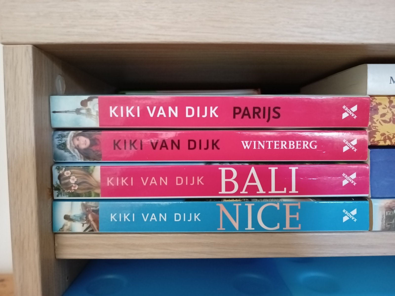 Kiki van Dijk boeken: Parijs, Winterberg, Bali, Nice, Ophalen of Verzenden, Gelezen, Kiki van Dijk