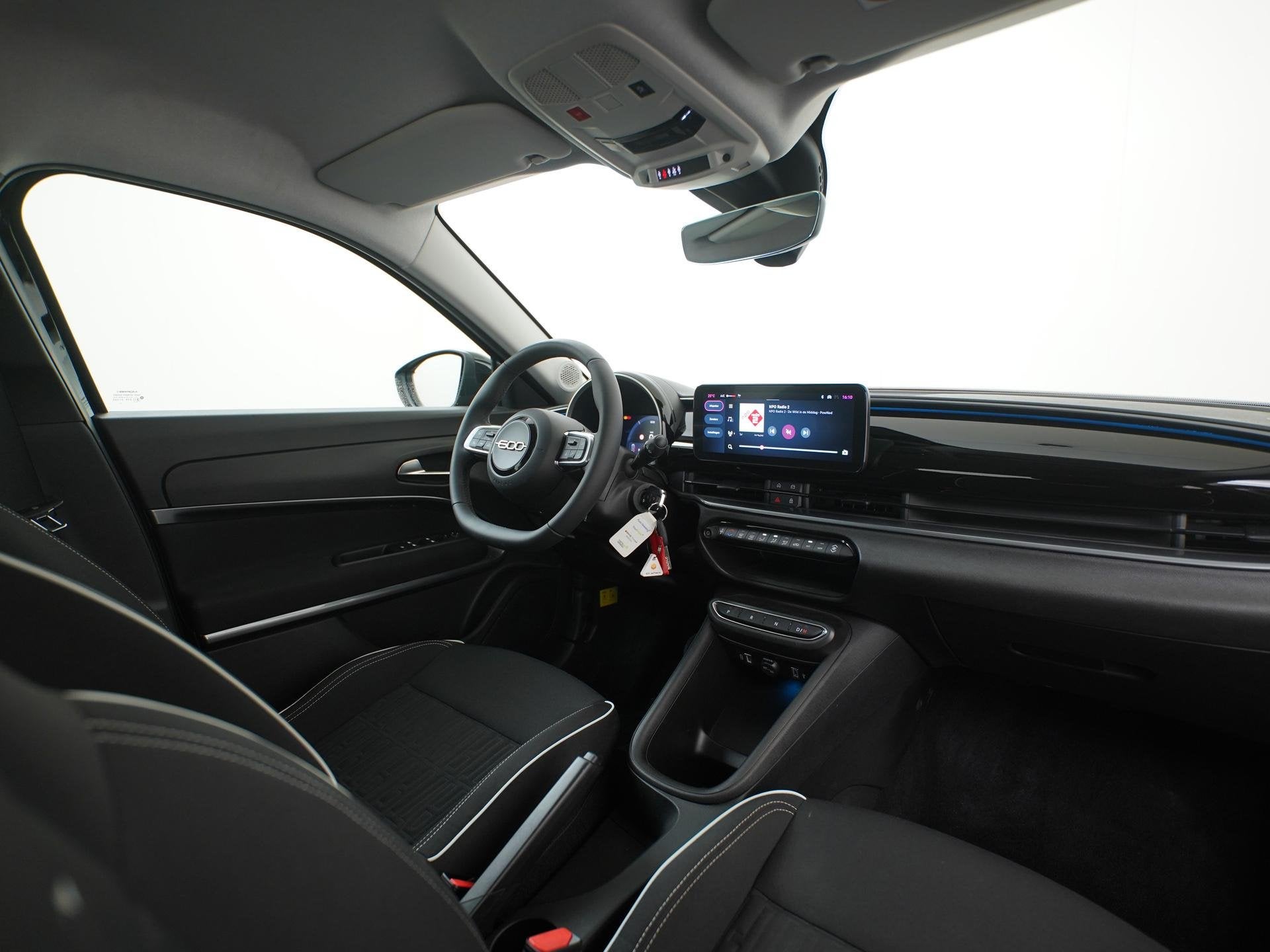 Fiat 600 1.2 Hybrid Urban 110pk | Apple Carplay | Parkeersen, Auto's, Stof, Gebruikt, Euro 6, 1199 cc