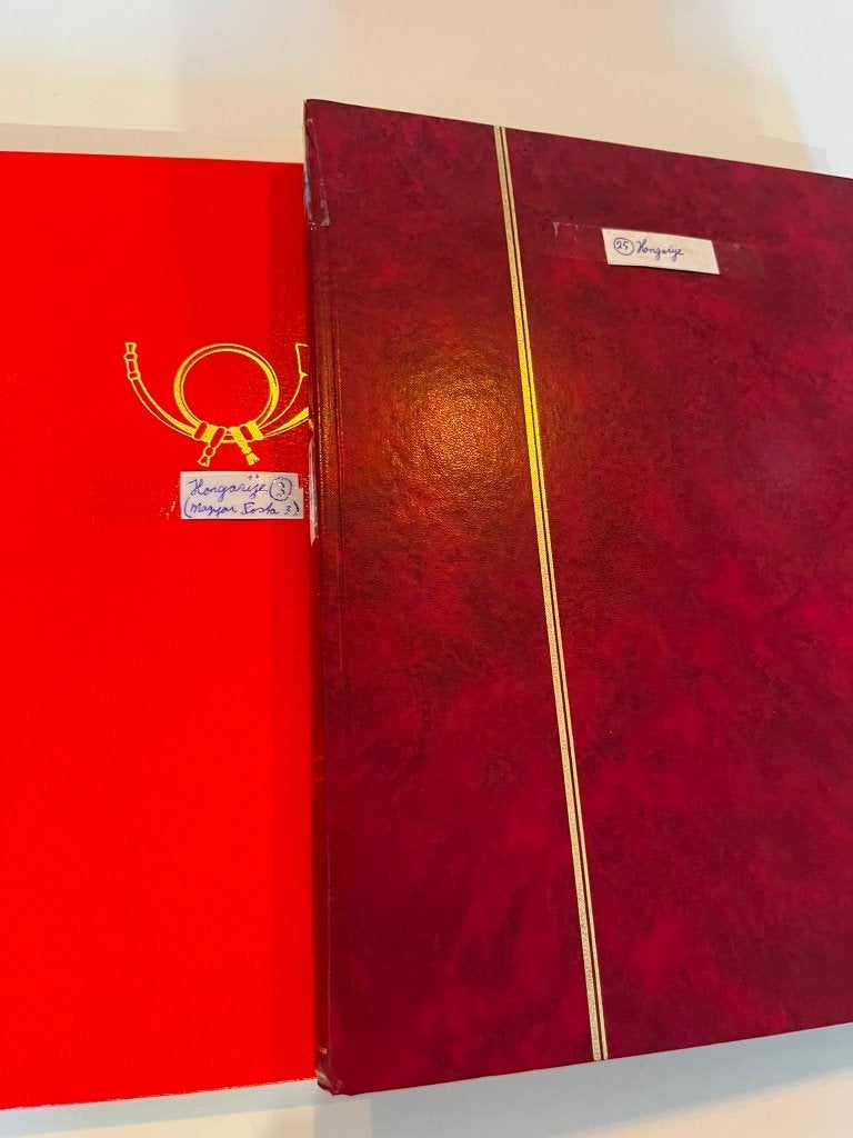 2 Postzegelalbums Hongarije, Ophalen of Verzenden, Buitenland