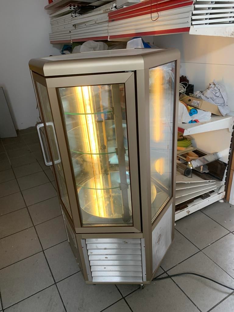 Tecfrigo toon bank, 200 liter of meer, 60 cm of meer, Zonder vriesvak, Gebruikt
