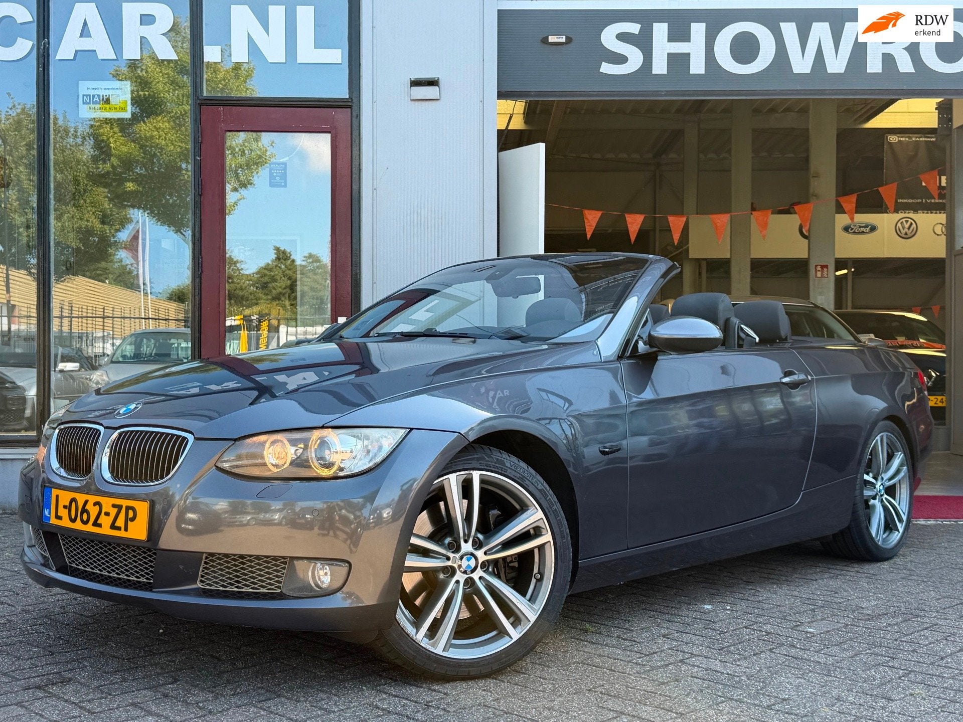 BMW 3-serie Cabrio 335i | M Sport | 19 Inch | Memory | Leer!, Automaat, Achterwielaandrijving, Gebruikt, Zwart