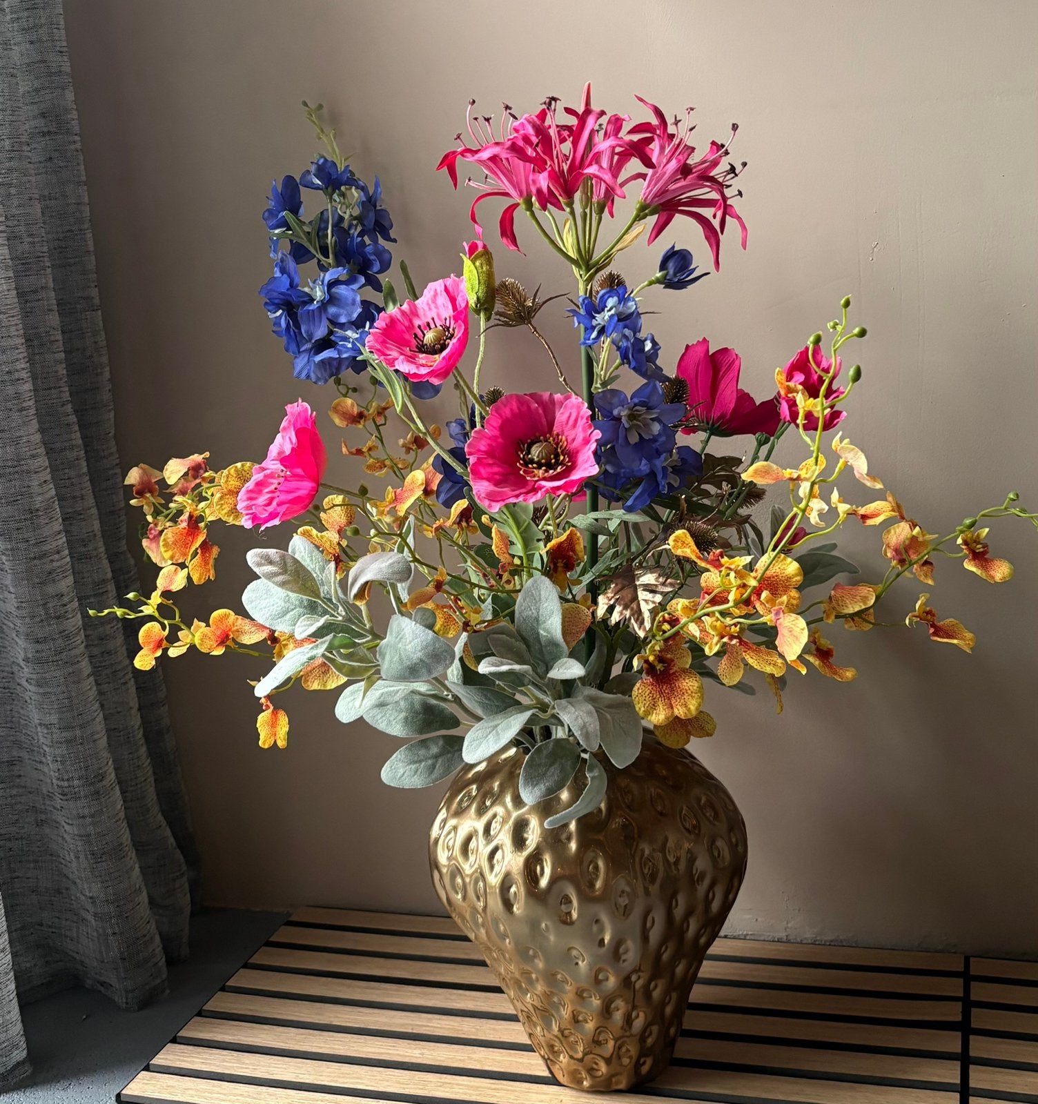 Vrolijk Compleet zijden bloemen boeket incl. Vaas - Tropisch, Binnen, Inclusief kunstbloemen, Www.discountfashioncorner.nl, 75 cm