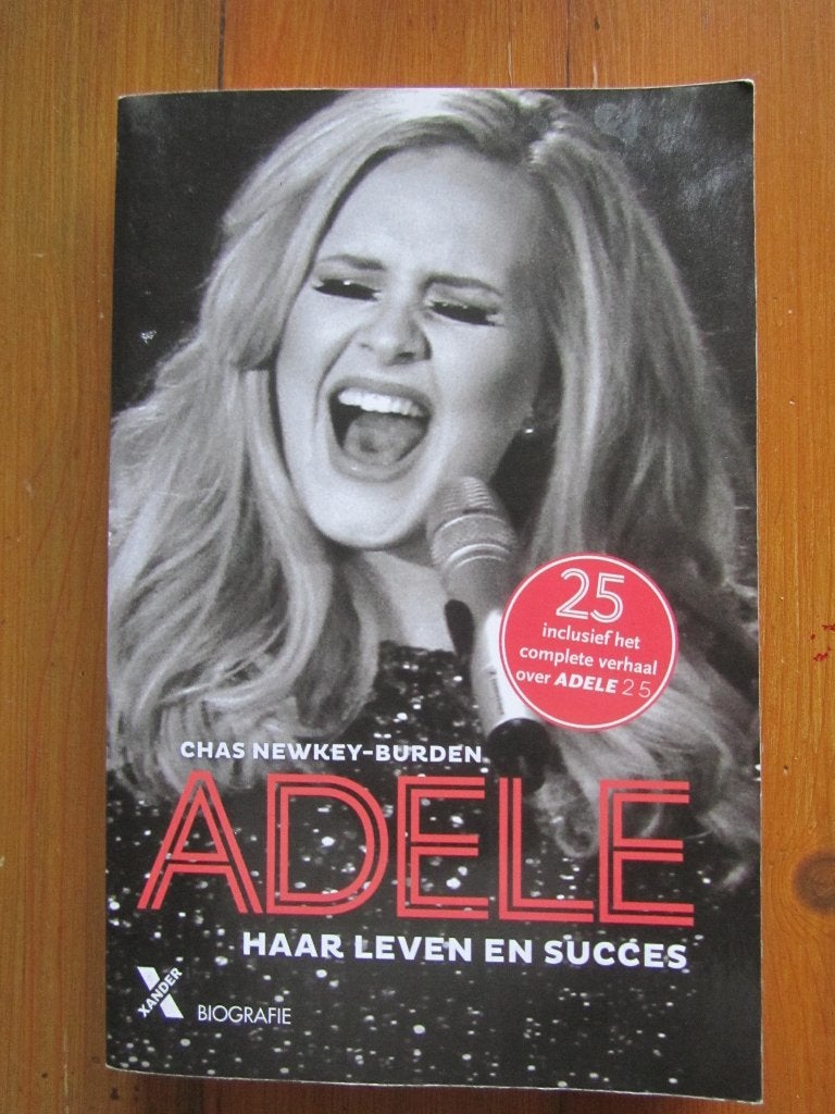 Adele Boek 2017, als nieuw, Boeken, Muziek, Ophalen of Verzenden, Zo goed als nieuw, Artiest