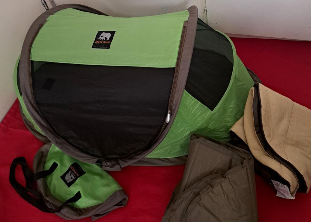 Deryan Tent Campingbedje
zelfopblaasbare matras
lichtgewicht, Kinderen en Baby's, Babywiegjes en Ledikanten, Ophalen of Verzenden