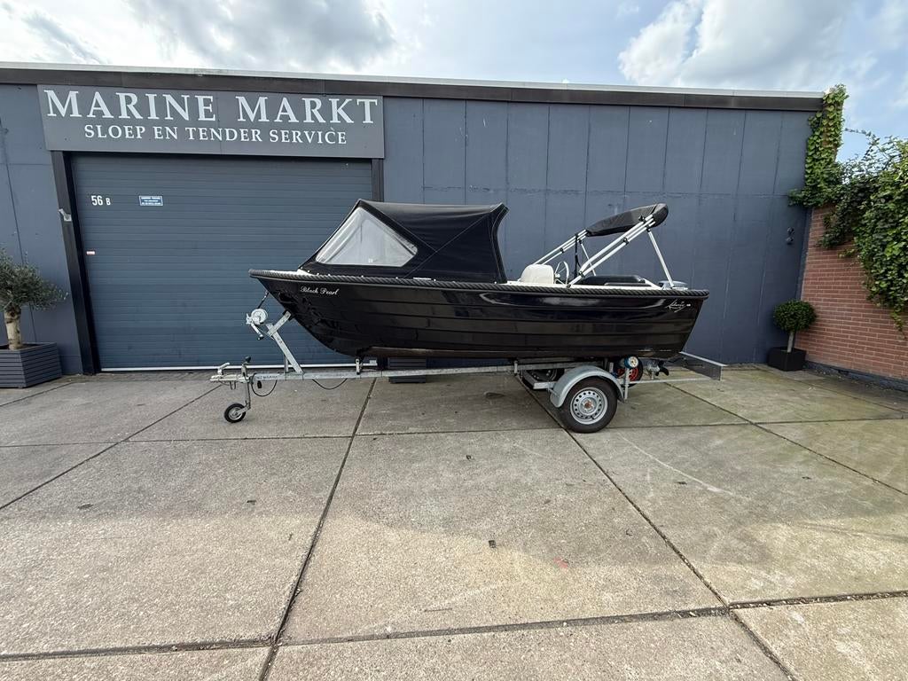 Liberty 4.35 sloep met Yamaha 8pk en boottrailer, Watersport en Boten, Sloepen, Ophalen, Gebruikt, Buitenboordmotor, Polyester