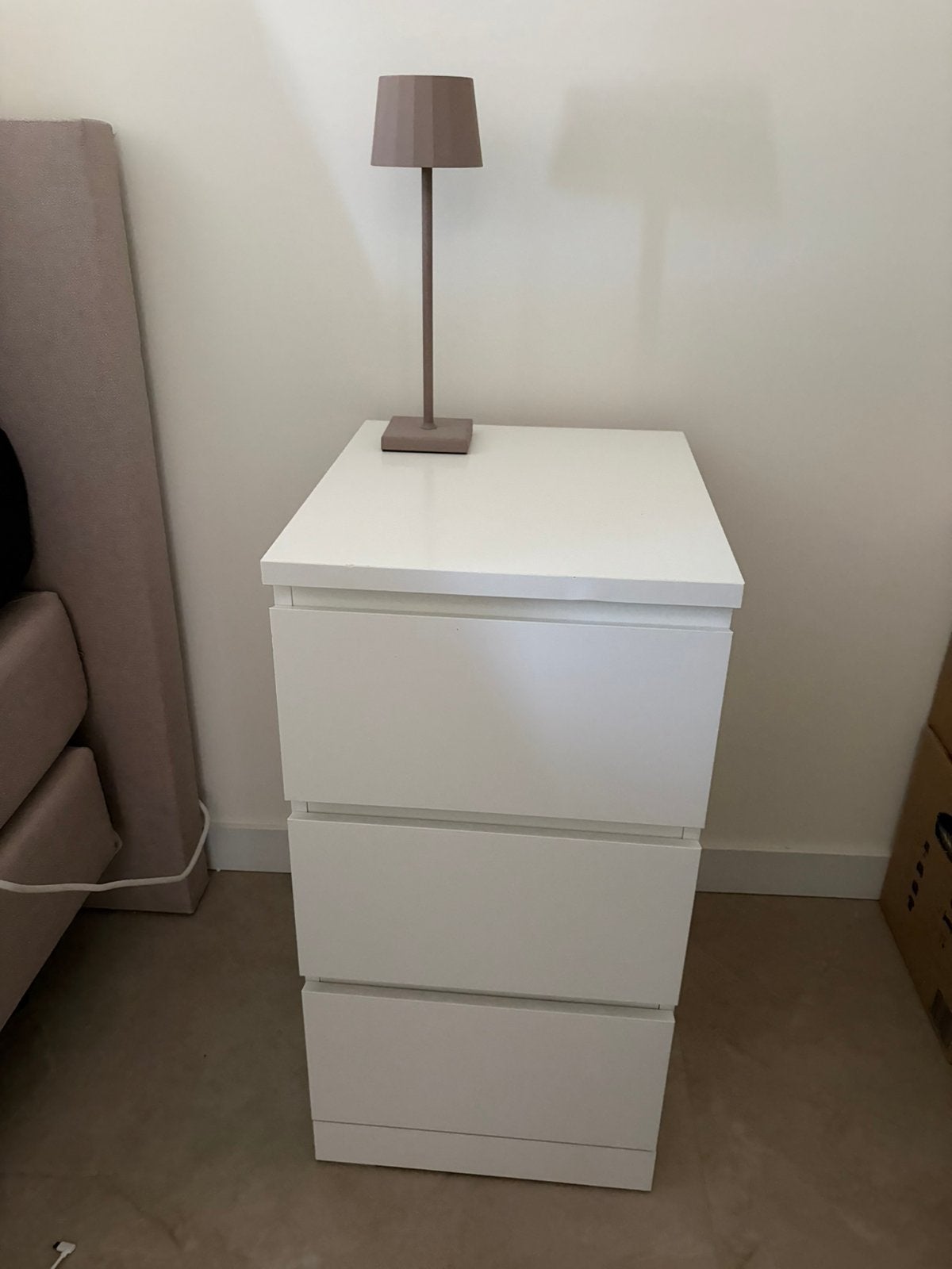IKEA MALM ladekast 3 lades wit – ideaal als nachtkastje, Huis en Inrichting, Kasten | Ladekasten, Ophalen, 50 tot 100 cm, Zo goed als nieuw