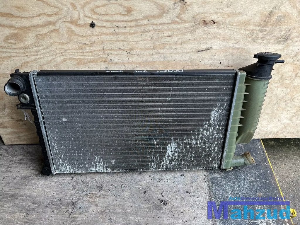 PEUGEOT 306 1.6 radiateur 1993-2003, Taurusavenue 1
2132 LS  Hoofddorp, NL, Gebruikt, Contact.group@renault.com, Stellantis N.V.