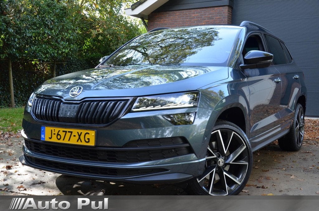Skoda Karoq 1.5 TSI ACT Sportline Business Automaat/Led/Pdc/, Auto's, Skoda, Stof, 4 cilinders, 150 pk, Bedrijf