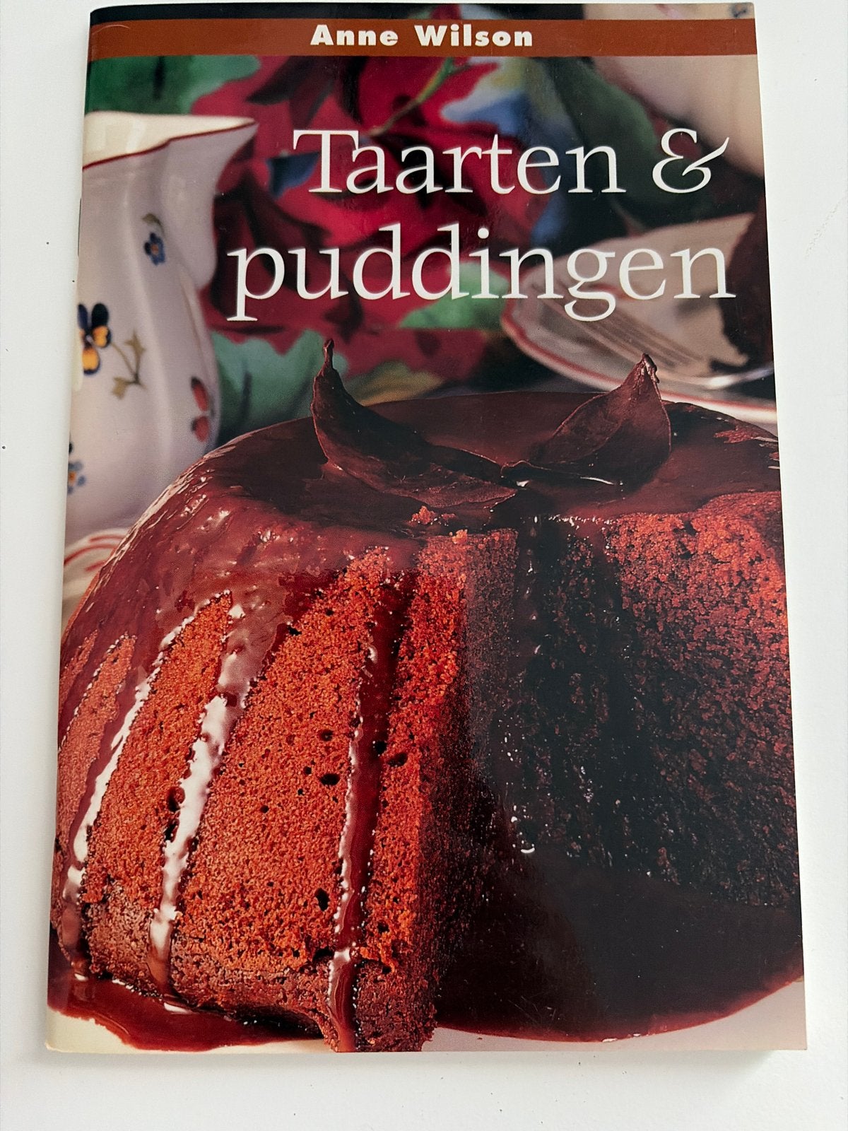 Taarten & Puddingen - Anne Wilson, Boeken, Ophalen of Verzenden, Gelezen, Taart, Gebak en Desserts
