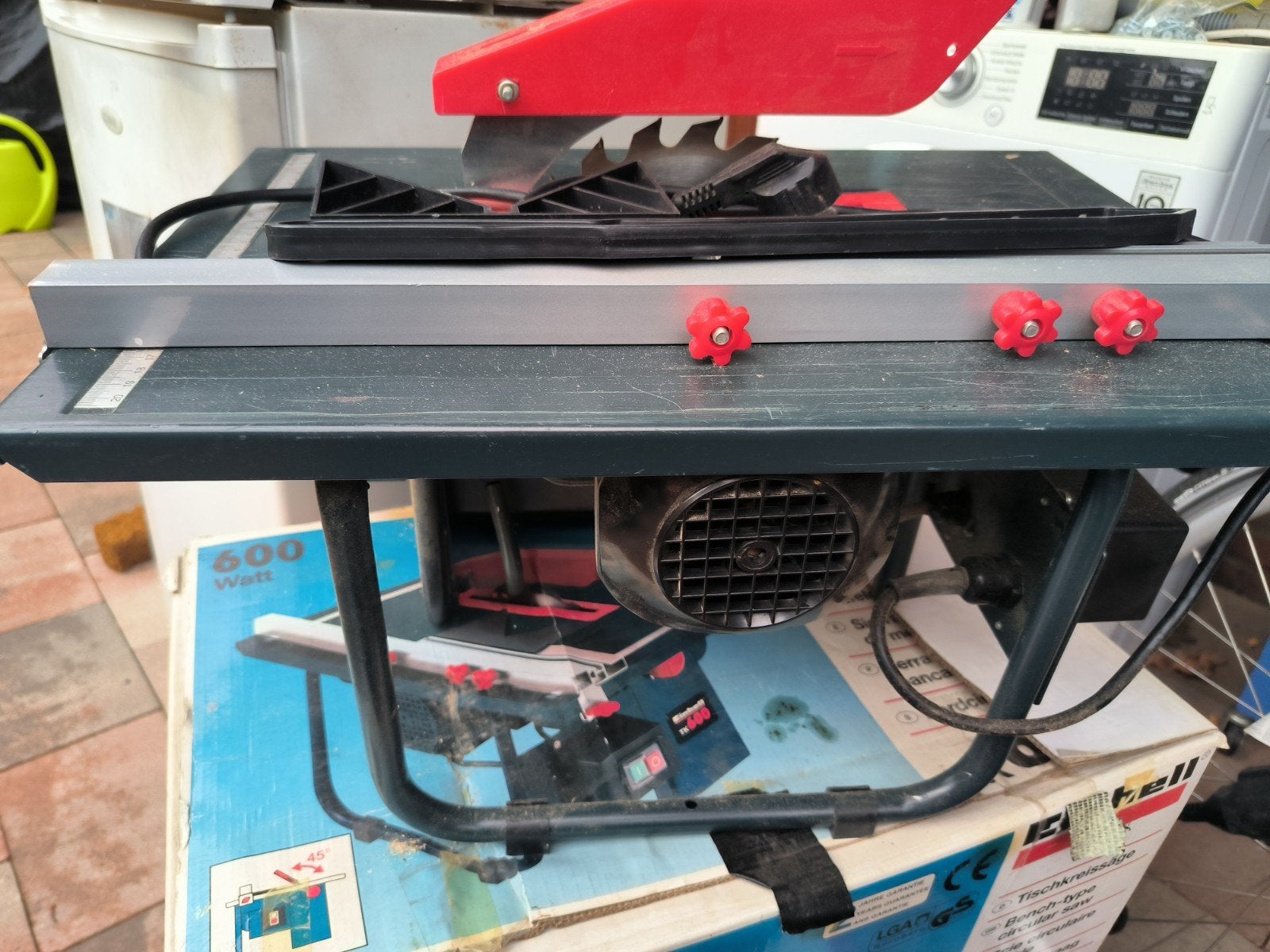 Tafelcirkelzaag 600W (bijna 1 Pk) - Zaagt moeiteloos, Doe-het-zelf en Verbouw, Gereedschap | Zaagmachines, Ophalen