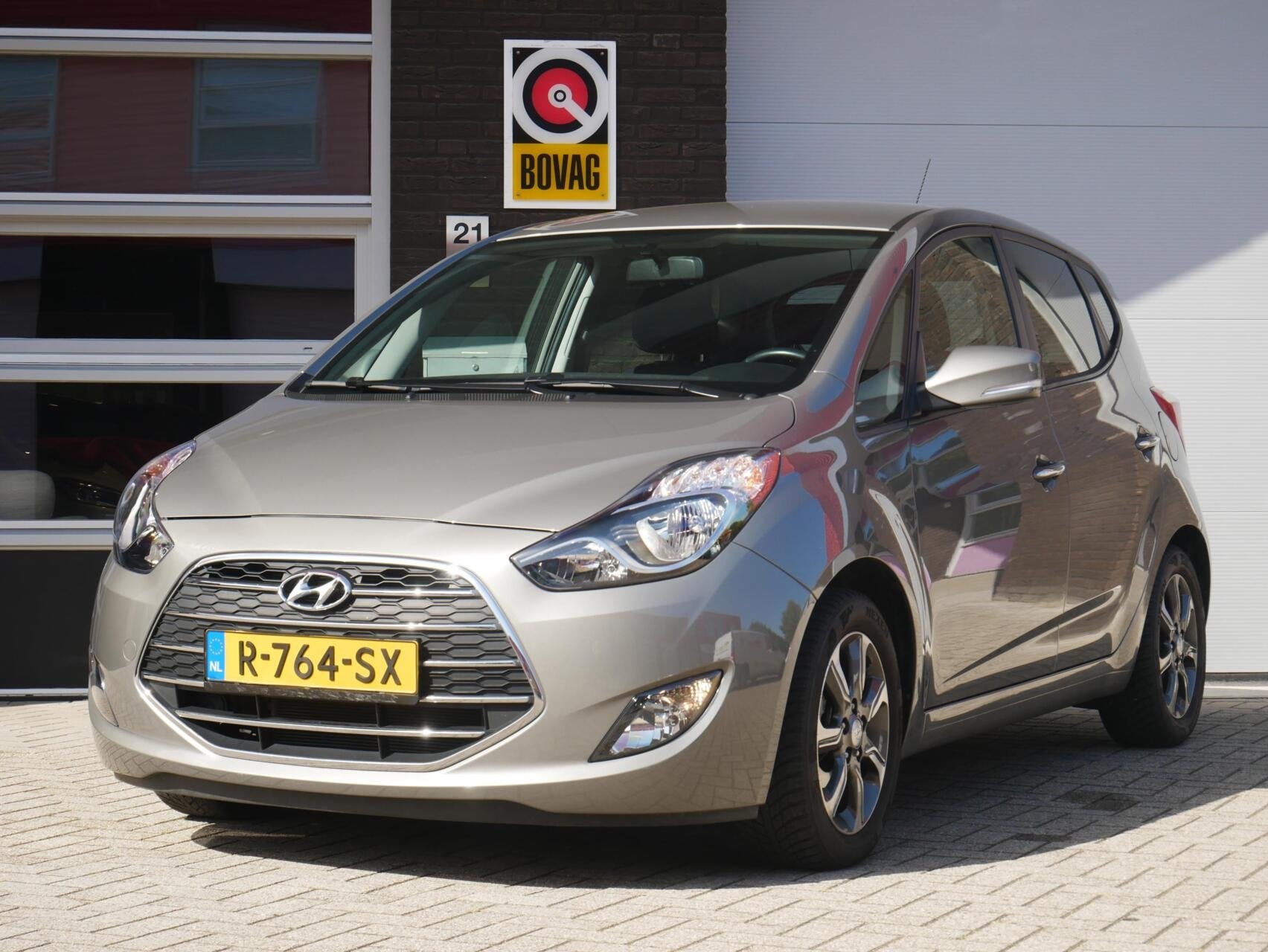 Hyundai ix20 1.6i Premium Camera| Cruise| Navi+BT, Auto's, Gebruikt, 4 cilinders, Bedrijf, IX20