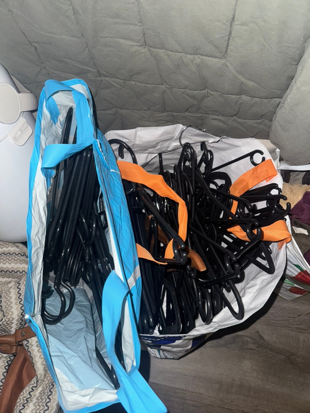 Gratis kledinghangers, Ophalen, Zo goed als nieuw, Kunststof