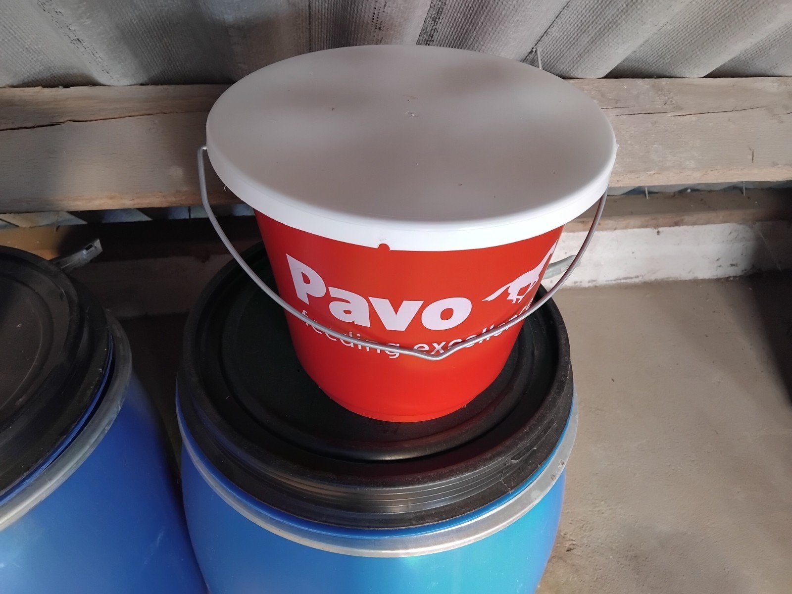 Pavo voeremmer met deksel en handgreep, Dieren en Toebehoren, Ophalen of Verzenden, Nieuw
