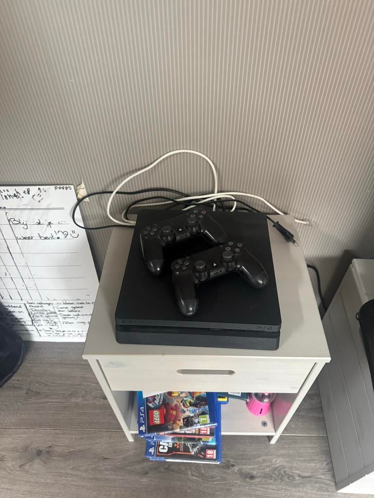 Complete PS4 set 1TB + 2 controllers+7 games +Philips TV, Spelcomputers en Games, Games | Sony PlayStation 4, Gebruikt, 2 spelers