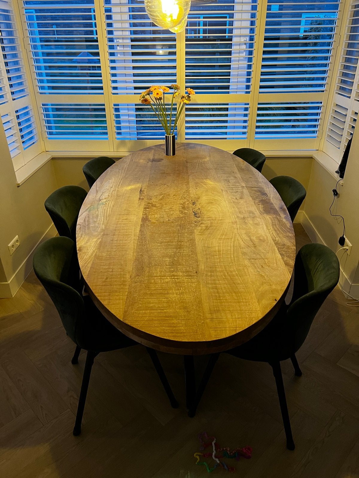 Ovale eettafel van mangohout met 6 stoelen - 240x110, Huis en Inrichting, Ophalen, Gebruikt, 50 tot 100 cm, 150 tot 200 cm