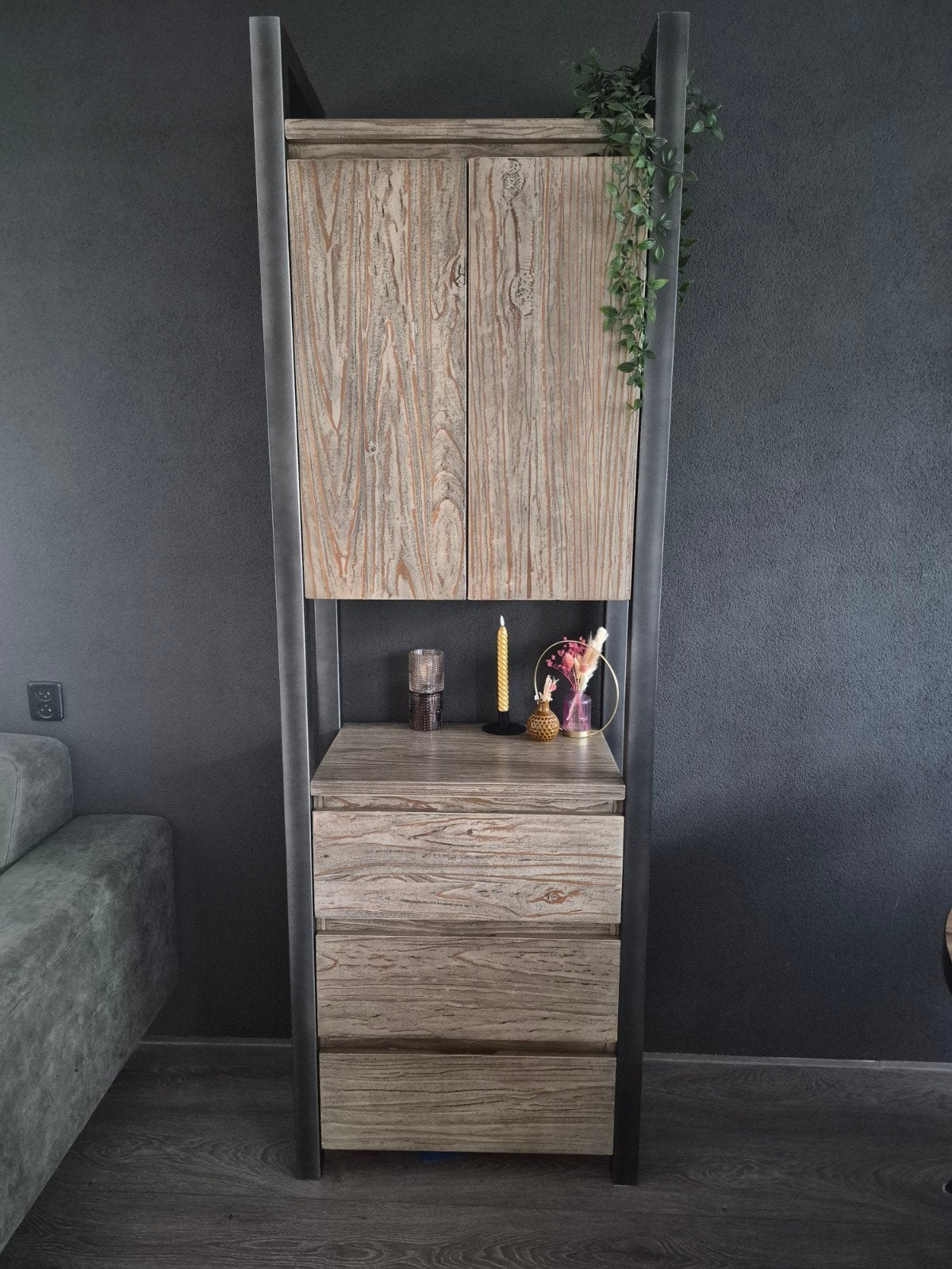 Opbergkast Hout met Zwart Metalen Frame, Ophalen, Zo goed als nieuw