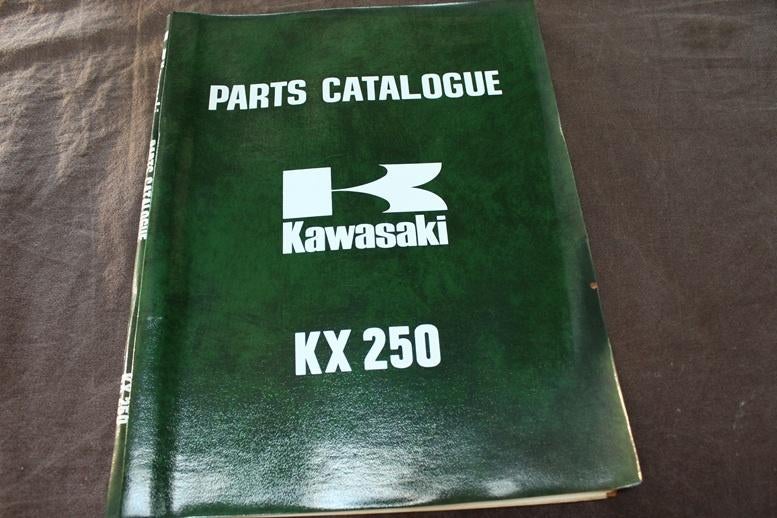 Kawasaki KX250 1973 motorcycle parts catalogue KX 250, Motoren, Ophalen of Verzenden, Kawasaki