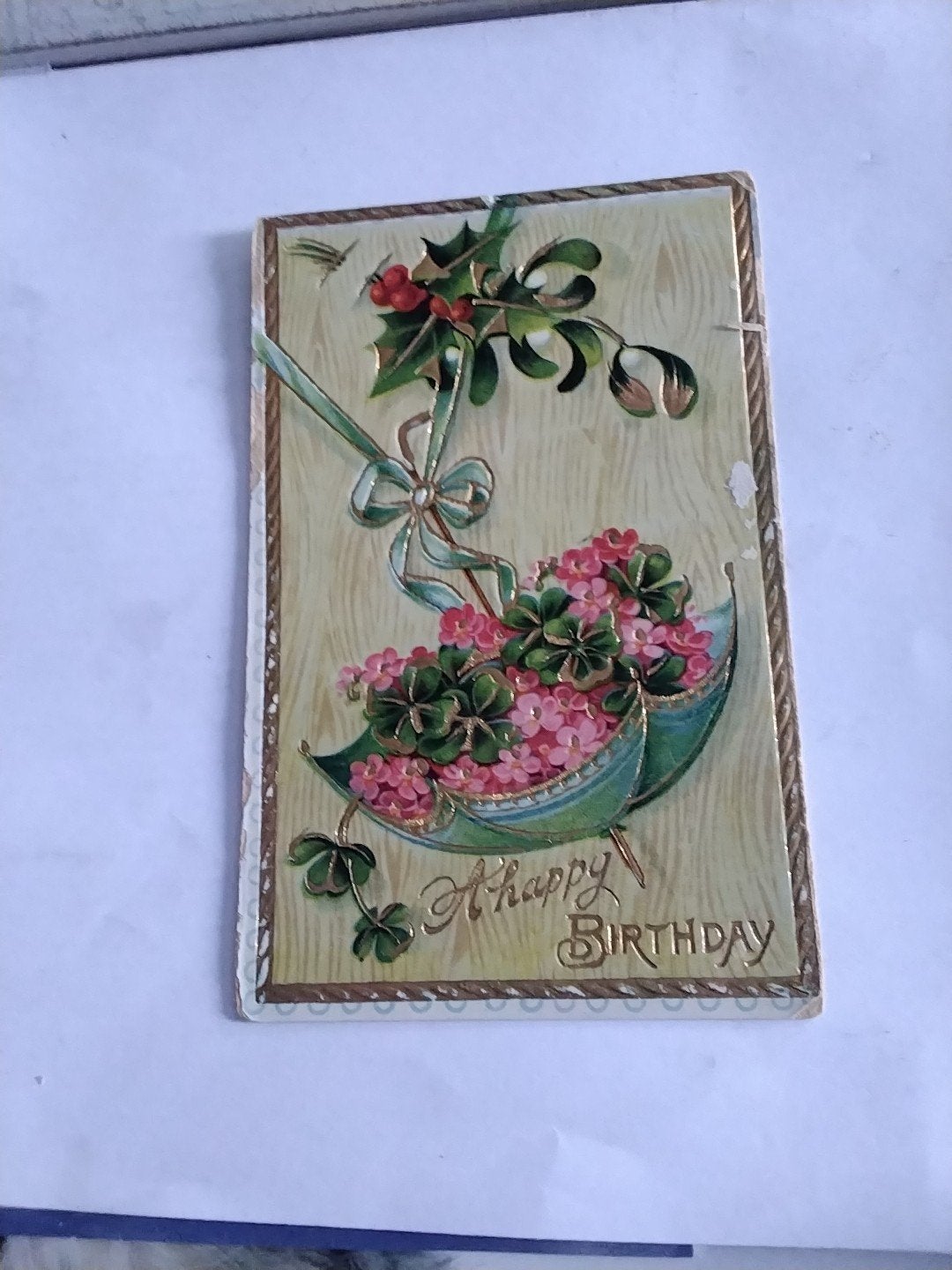 HAPPY BIRTHDAY./  PARAPLU VOL BLOEMEN EN KLAVERTJES, Ophalen of Verzenden, Voor 1920, Overige thema's