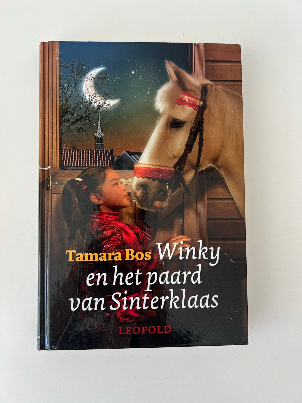 Winky en het paard van Sinterklaas - Tamara Bos, Boeken, Ophalen of Verzenden, Zo goed als nieuw, Fictie algemeen