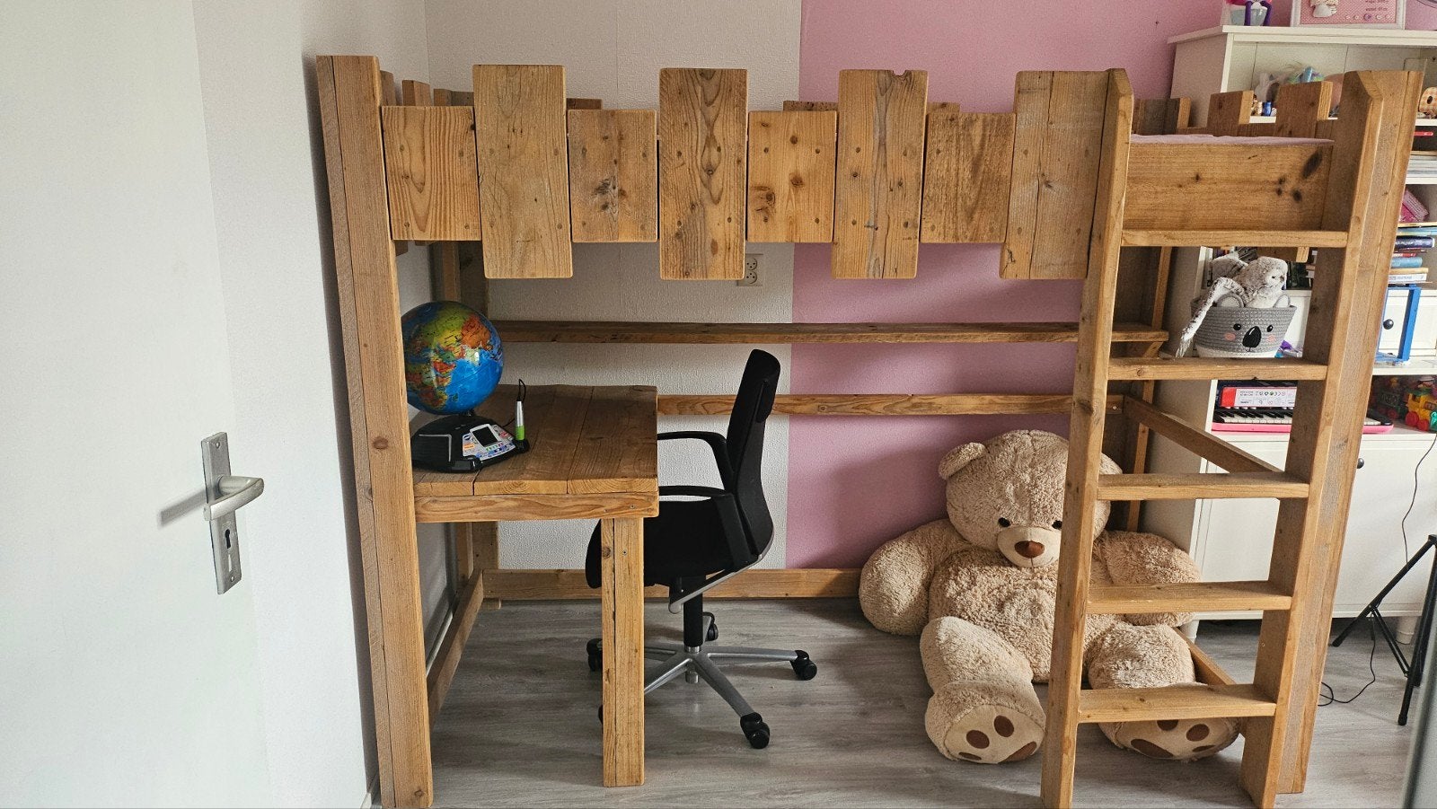 Mooi stapelbed met bureau - 210x160x110 cm, Ophalen