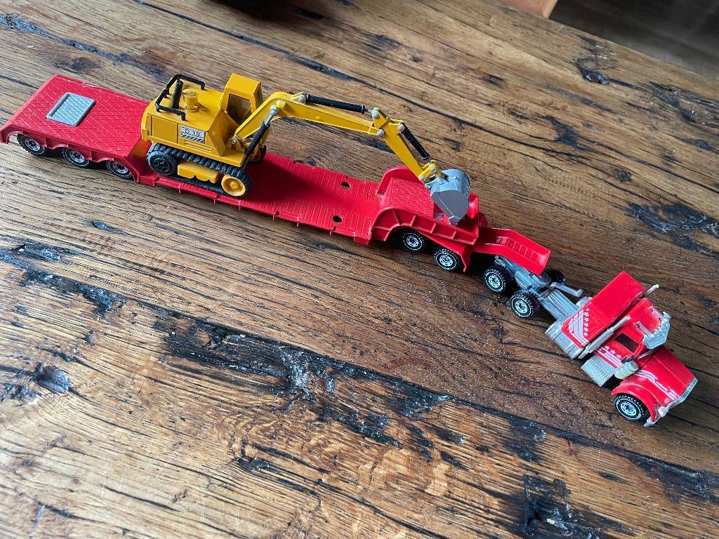 Siku Peterbilt 359 dieplader, Hobby en Vrije tijd, Modelauto's | 1:50, Ophalen of Verzenden, Zo goed als nieuw, Bus of Vrachtwagen