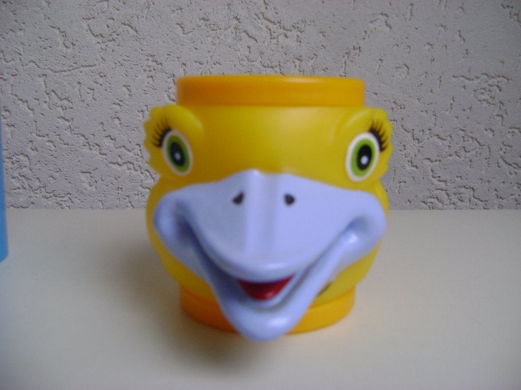 gele eendenbeker met oor van 8cm groot, Ophalen of Verzenden, Zo goed als nieuw, Overige typen