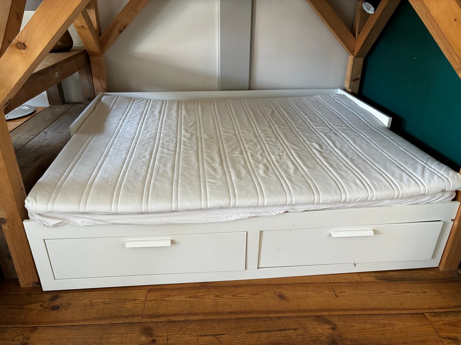 Ikea uitschuifbare slaapbank met 2 lades en matrassen, Huis en Inrichting, Ophalen, Gebruikt, Wit, Tweepersoons