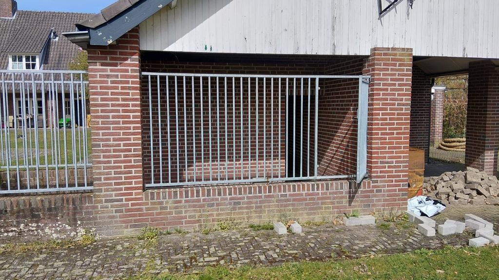 Gegalvaniseerd ijzerwerk hondenhok, Ophalen