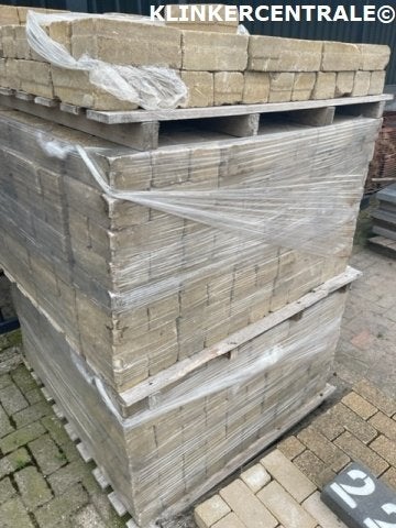 RESTPARTIJ 15m2 zandkleur gebruikte keiformaat betonkl. 8cm, Bij dit gebruikte product niet meer te achterhalen., Gebruikt, Verzenden