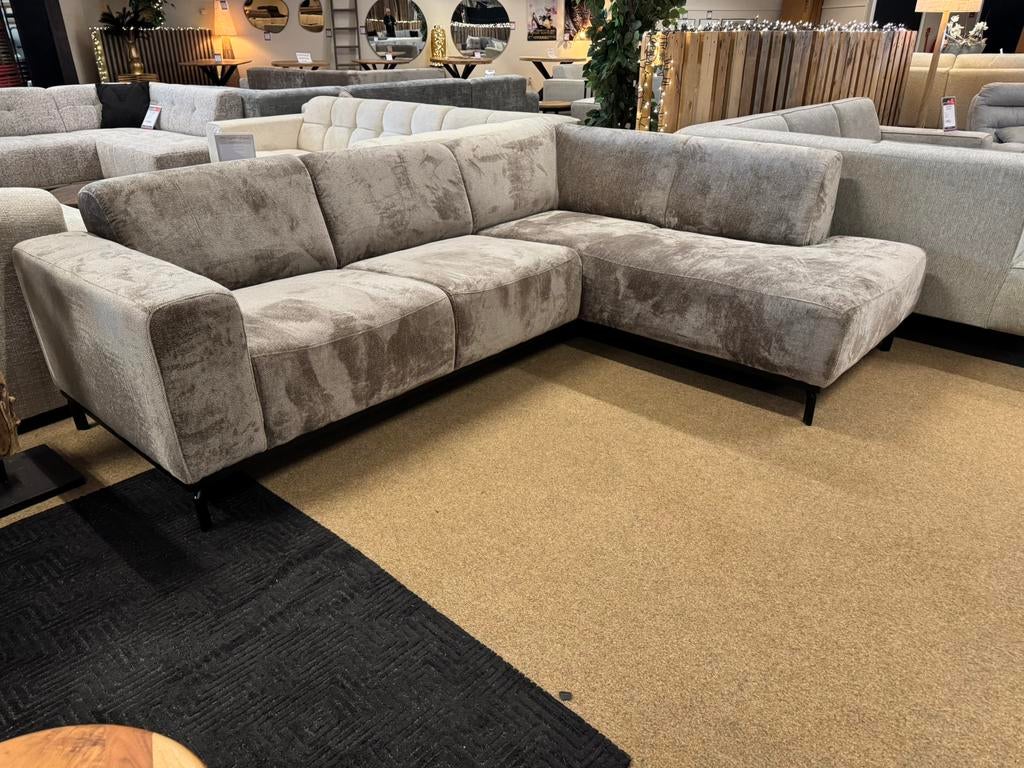 Hoekbank Vico(1)255x190 Champagne Direct/Leverbaar E-2205, Huis en Inrichting, Banken | Bankstellen, Ophalen, 250 tot 300 cm, #Hoekbank#Loungebank#Banken#Hoekbanken#Bankstellen