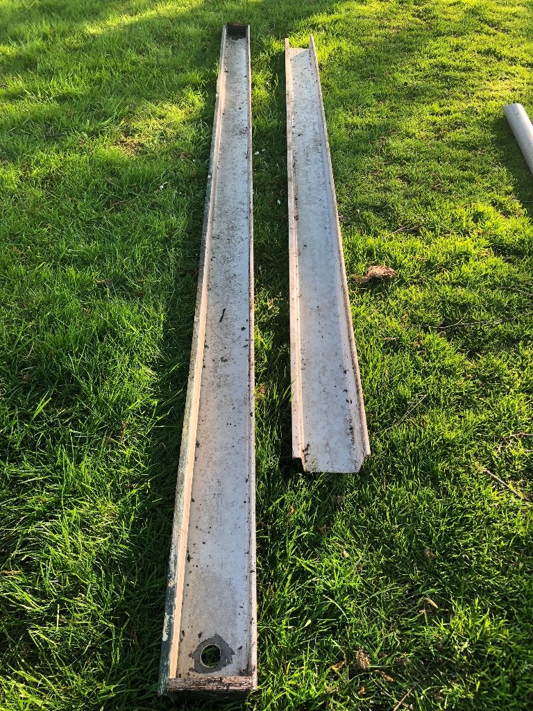 2 verschillende dakgoot dakgoten., Ophalen, Gebruikt, Pvc, 2 tot 4 meter