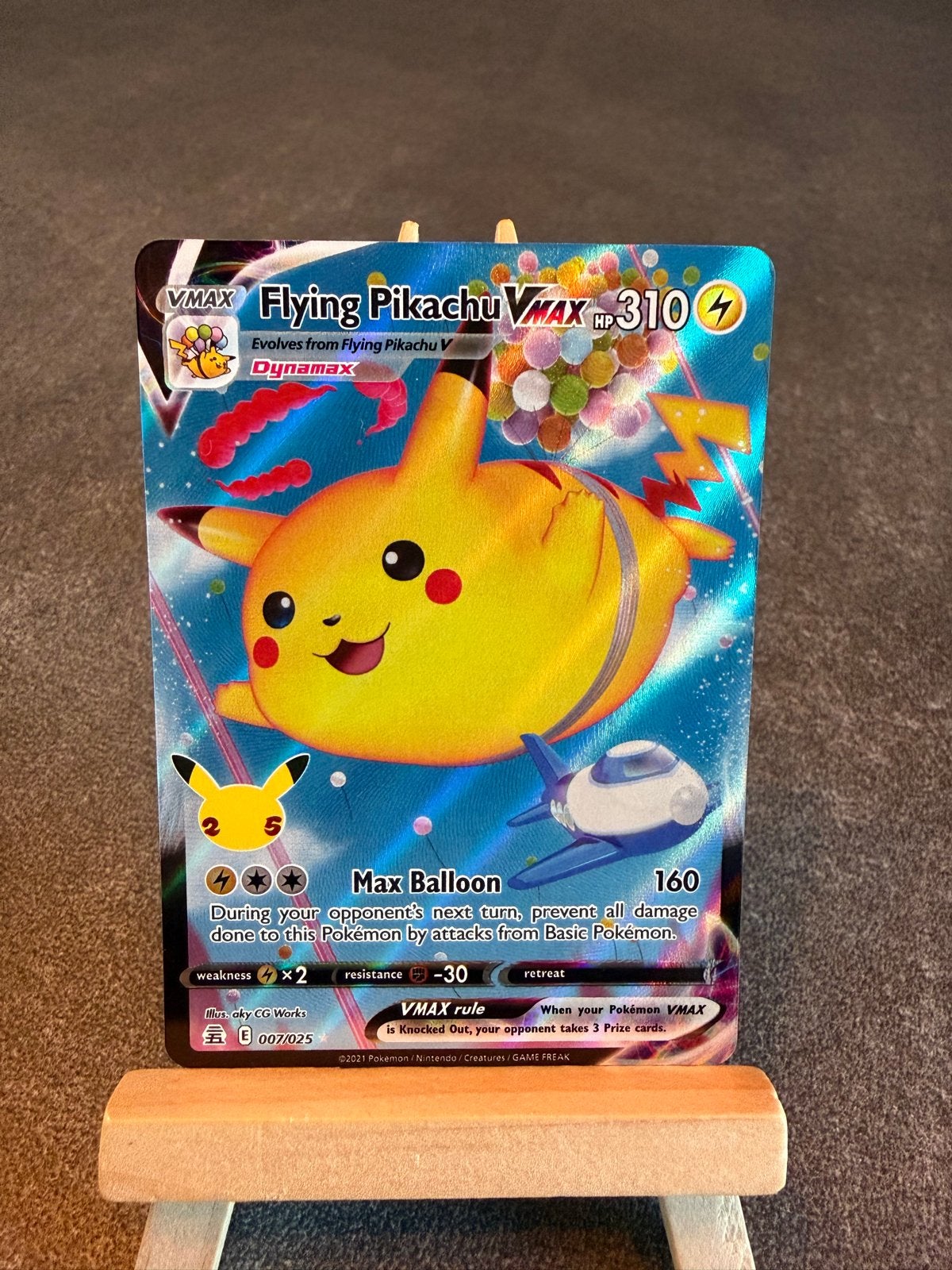 Flying Pikachu VMAX 007/025 - Celebrations - Pokemon, Ophalen of Verzenden, Zo goed als nieuw, Losse kaart, Foil