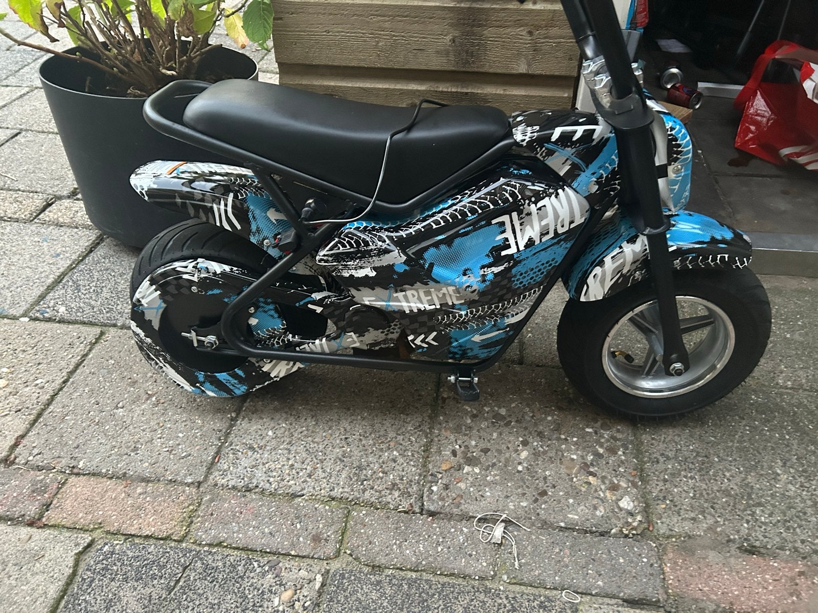 Elektrische kinder scooter met gashendel en accu, Ophalen of Verzenden, Zo goed als nieuw