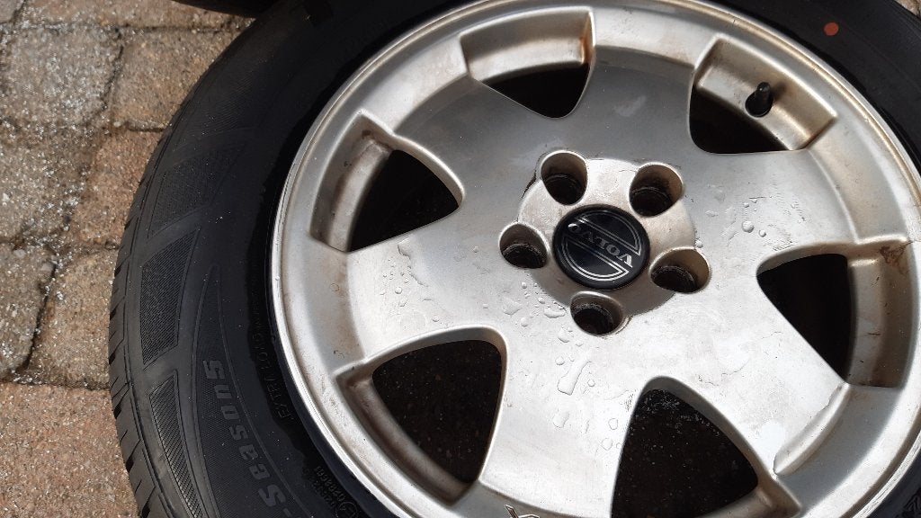 Autobanden met alu velg, Ophalen