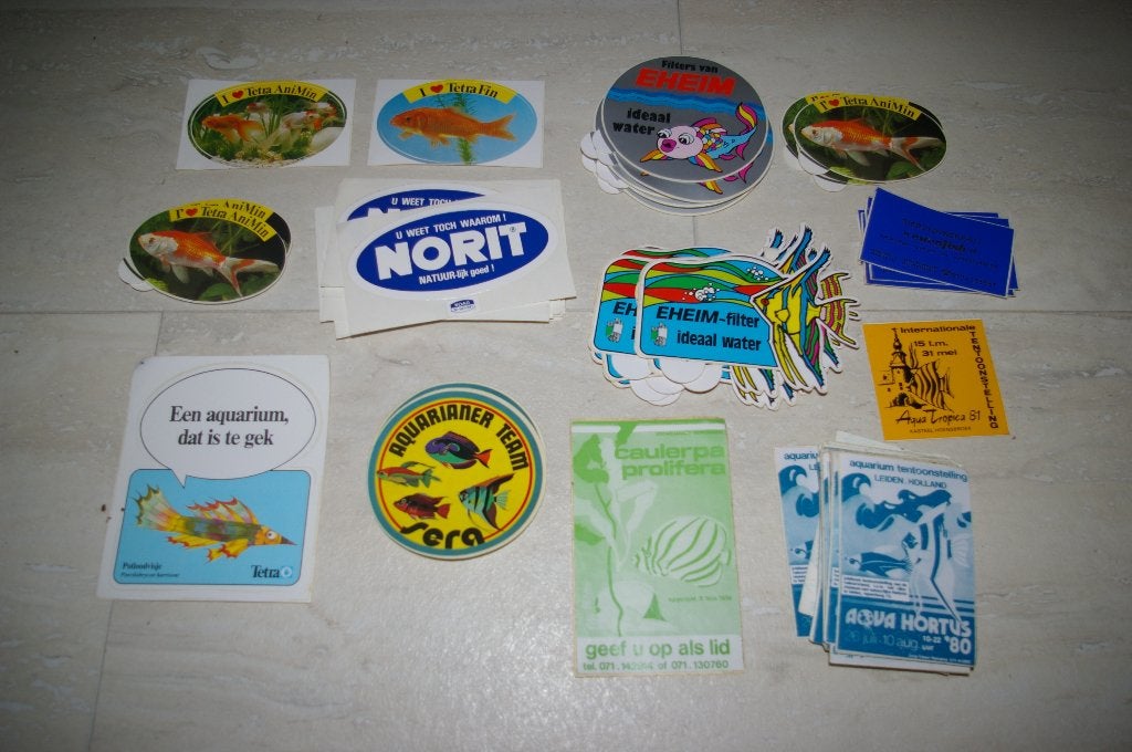 Heel veel verschillende stickers van merken, artiesten, WNF, Ophalen of Verzenden, Nieuw, Meerdere stickers