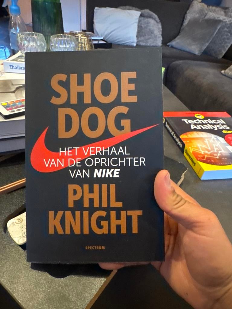 Shoe Dog: Het verhaal van de oprichter van Nike, Ophalen of Verzenden, Gelezen, Overige
