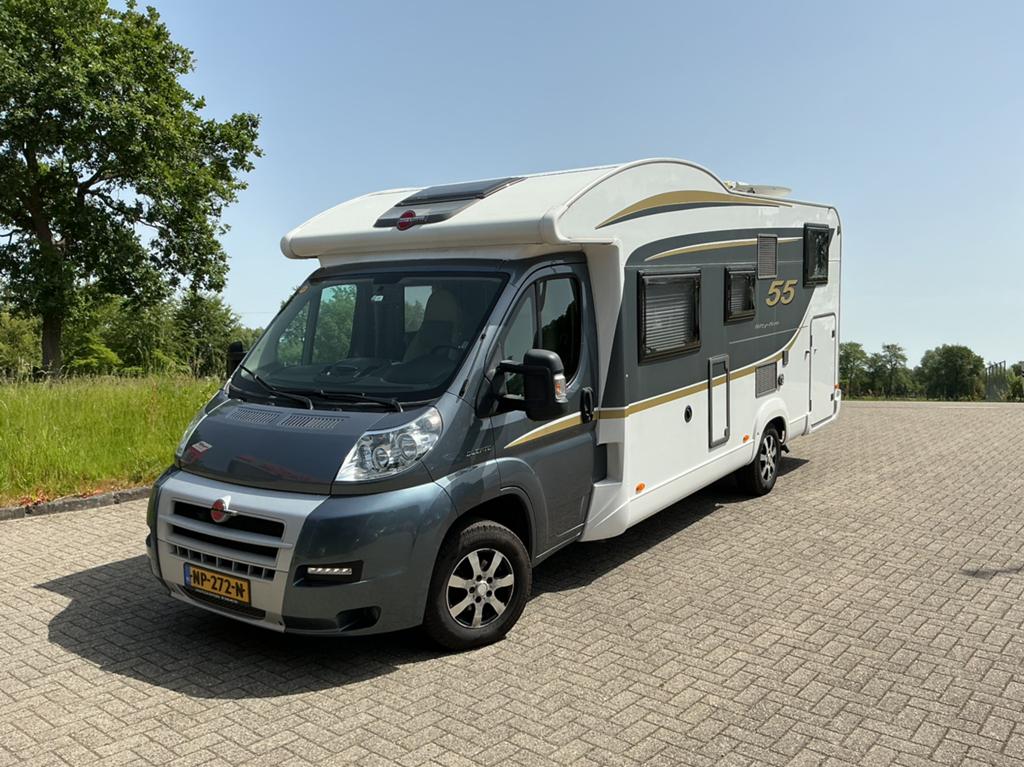 Burstner BT7102 Fifty Five Camper Winter Dwarsbed Hefbed, Rookmelder, Standaard zit, Koelkast, Ringverwarming