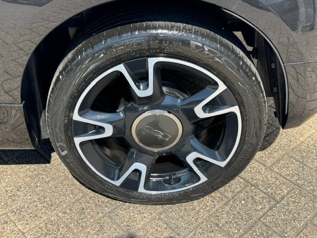 Fiat 500 1.0 Hybrid Rockstar *carplay *climate *cruise *pano, Auto's, Fiat, Voorwielaandrijving, Gebruikt, Zwart, 4 stoelen