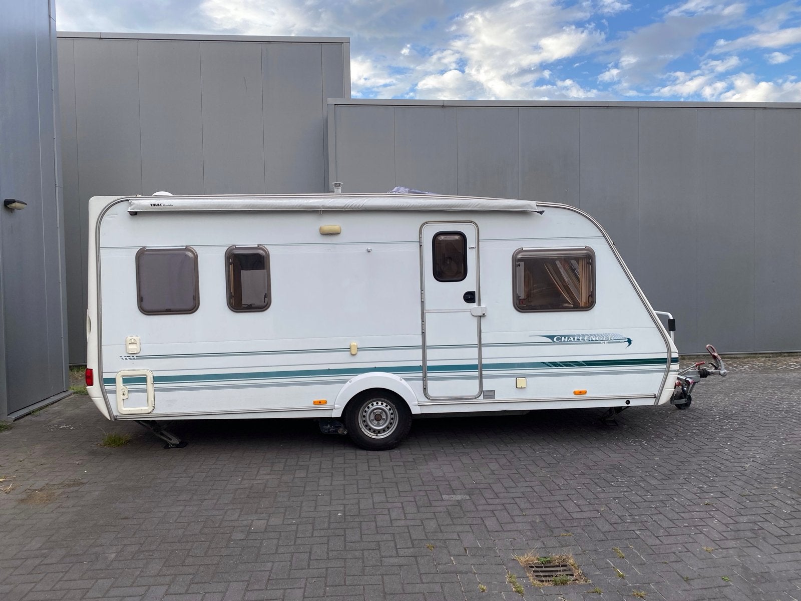 Swift Challenger Caravan 2001 met Mover, Caravans en Kamperen, Standaardzit, Frans bed, Particulier, 4 tot 5 meter