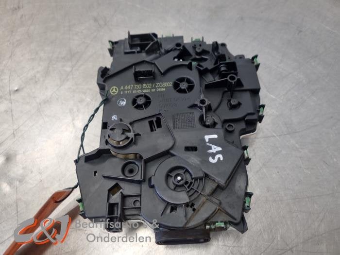Deurslot Mechaniek 4Deurs links-achter van een Mercedes Vito