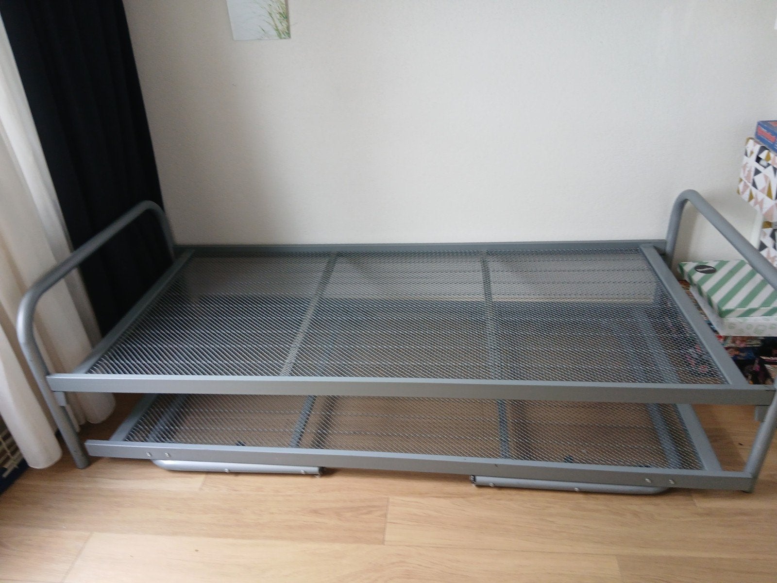 Dubbel Divan - onderschuifbed, Huis en Inrichting, Ophalen, 90 cm, Modern, Functioneel, Tweepersoons