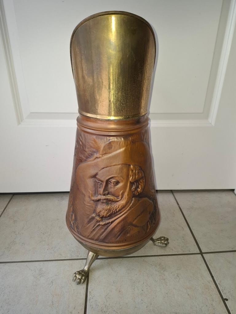 Antieke vintage koperen kolenkit/ paraplubak - Rubens reliëf, Ophalen of Verzenden