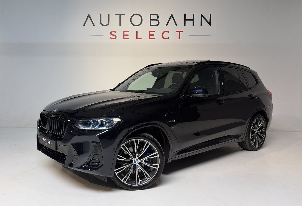BMW X3 Xdrive30e 292pk M-Sport/ H&K/ Head-up/ Pano/ Trekhaak, 4 cilinders, 2000 kg, Zwart, Bedrijf