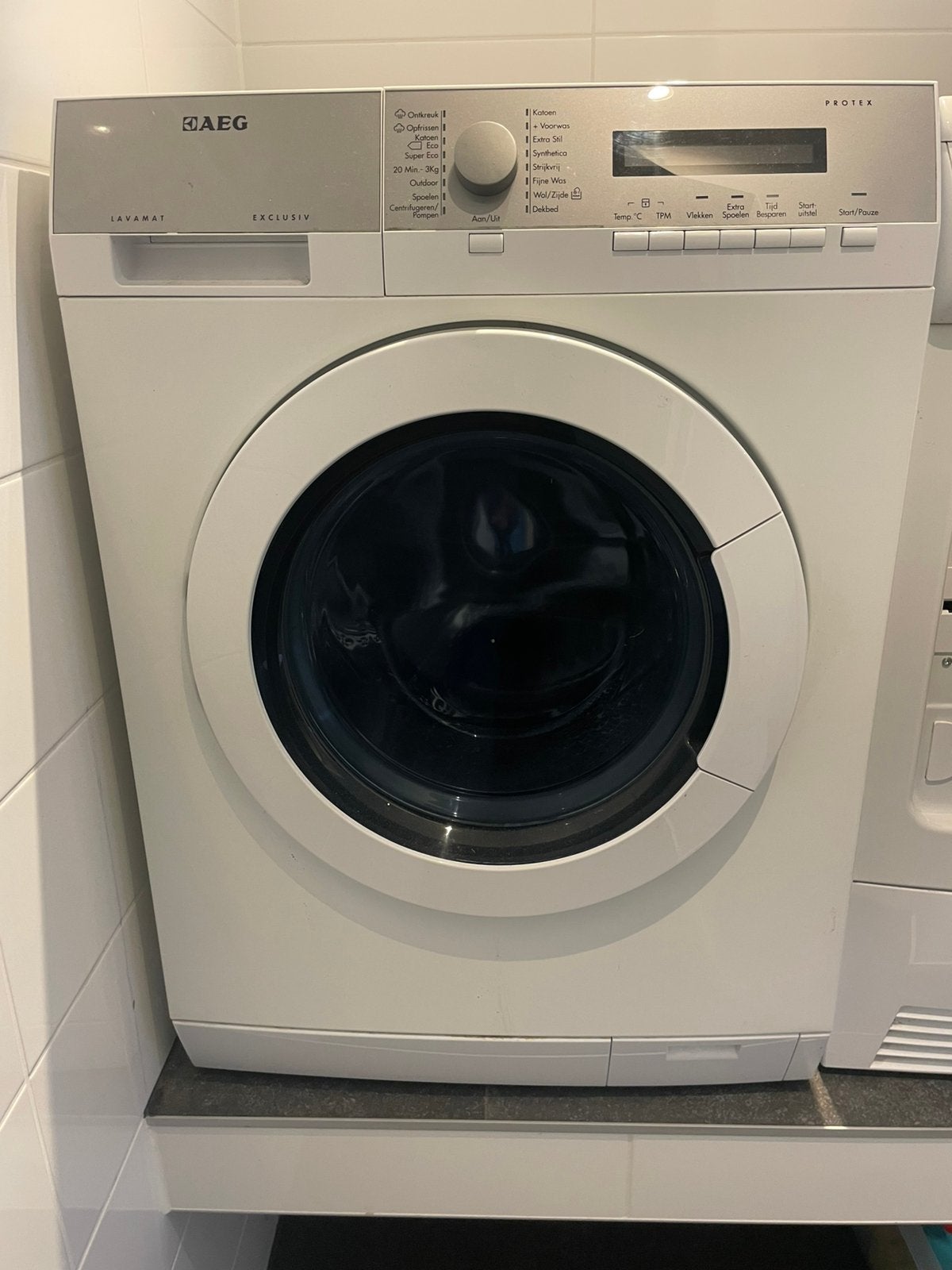 Wasmachine AEG lavamat, Witgoed en Apparatuur, Ophalen, Zo goed als nieuw, 85 tot 90 cm, 1200 tot 1600 toeren