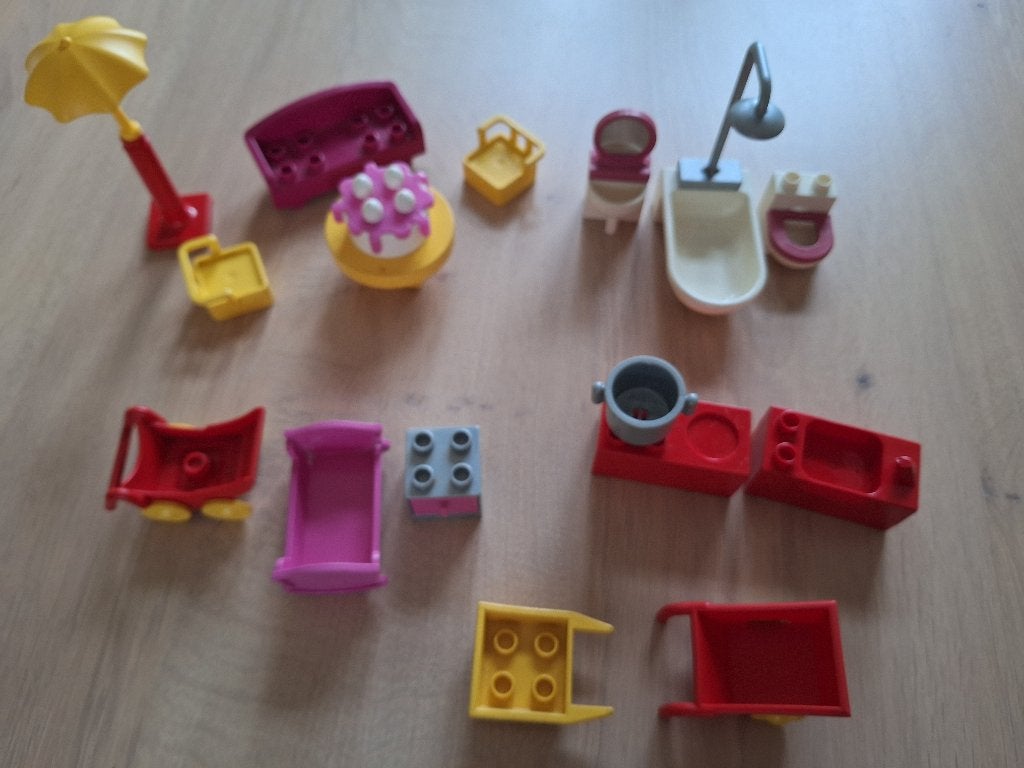 Duplo: inboedel, badkamer, woonkamer, slaapkamer, keuken, Kinderen en Baby's, Speelgoed | Duplo en Lego, Gebruikt, Overige thema's