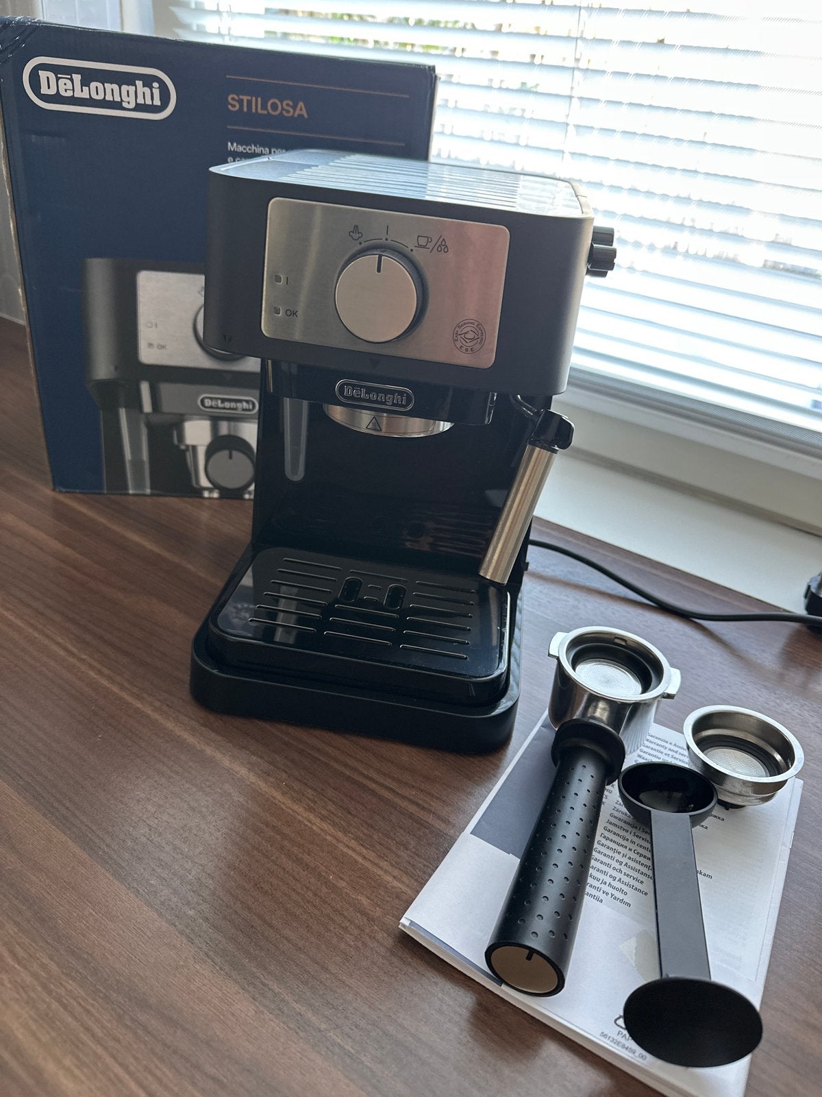 DeLonghi Stilosa Espresso en Cappuccino Machine - Z.G.A.N., Afneembaar waterreservoir, Espresso apparaat, Gemalen koffie, Ophalen of Verzenden