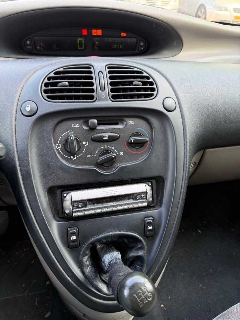 Citroen XSARA PICASSO 1.8i-16V NAP APK 4-2027 RIJDT GOED, 4 cilinders, 1749 cc, 116 pk, Origineel Nederlands