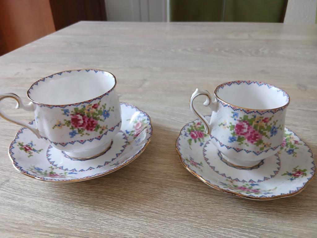Royal Albert Petit Point China kop en schotel set (2 stuks), Ophalen of Verzenden
