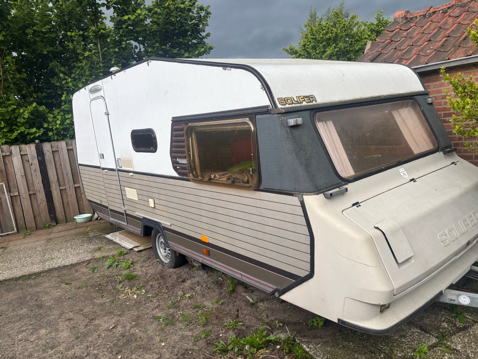 Solifer Caravan met voortent en uitbouw - Ideaal voor gezinn, Omvormbare zithoek, Particulier, Rondzit, Solifer